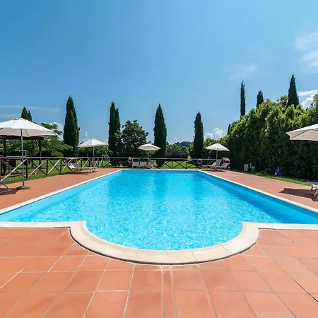 Apartment In With Pool *